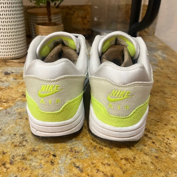 Nike Air Max 1 '87 Volt Suede size 7.5 - Picture 5 of 8
